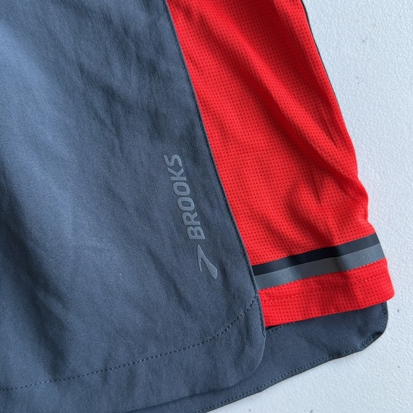 NWT Brooks Sherpa 2-in-1 5” Running Shorts Swim Trunks Grey and Orange - Picture 6 of 17